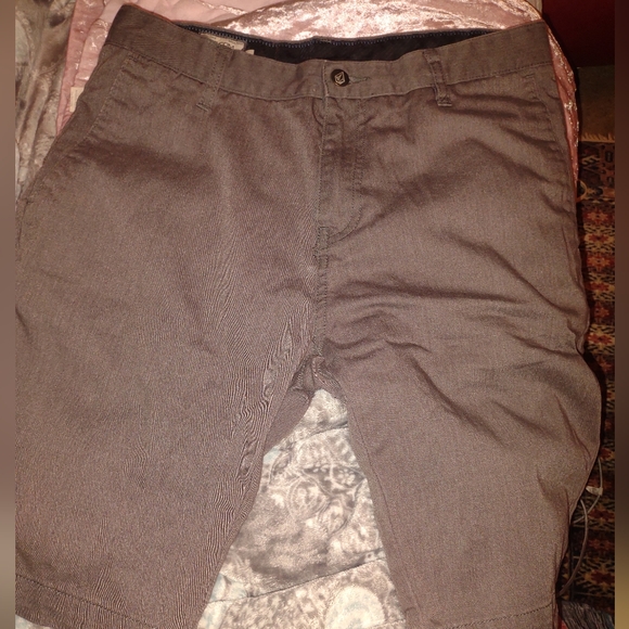 VOLCOM shorts sz30 - Picture 1 of 4